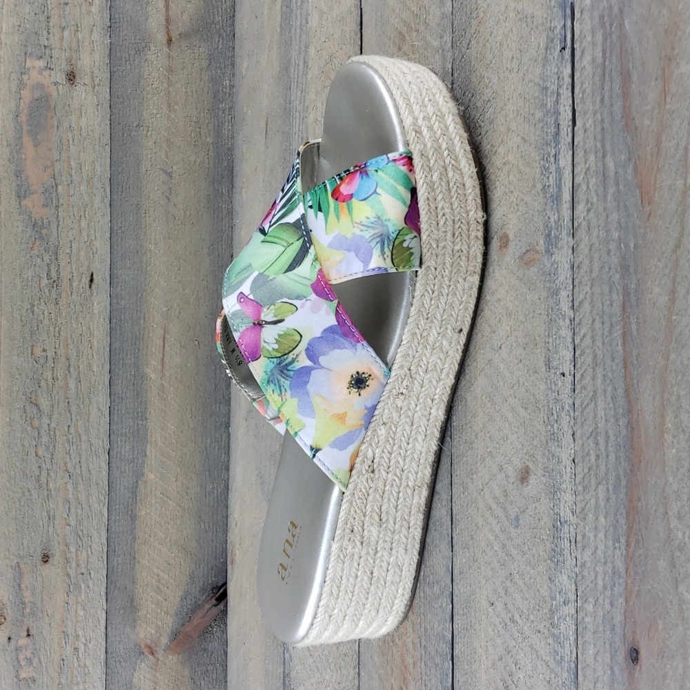 a.n.a. A New Approach Women's Erin Platform Sandals With  Flower Print